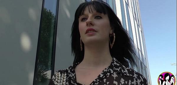  Young Gorgeous Florence wanted to be fucked in the ass in a park